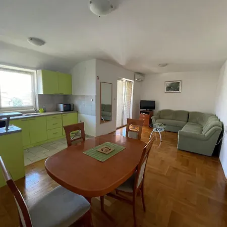 4 By Interhome * מאלינסקה