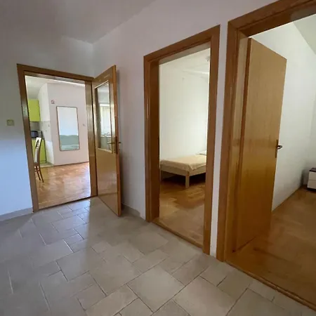4 By Interhome דירה