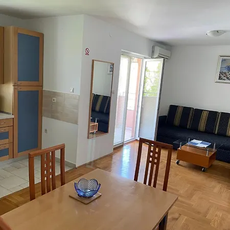 4 By Interhome *