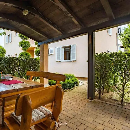 4 By Interhome דירה *