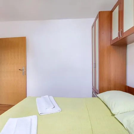 4 By Interhome מאלינסקה