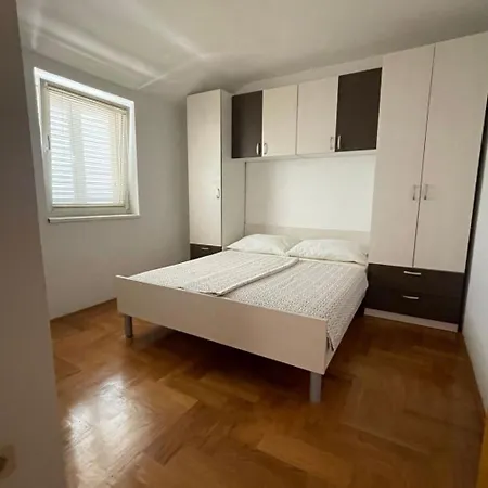 4 By Interhome *