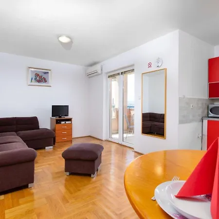 4 By Interhome *
